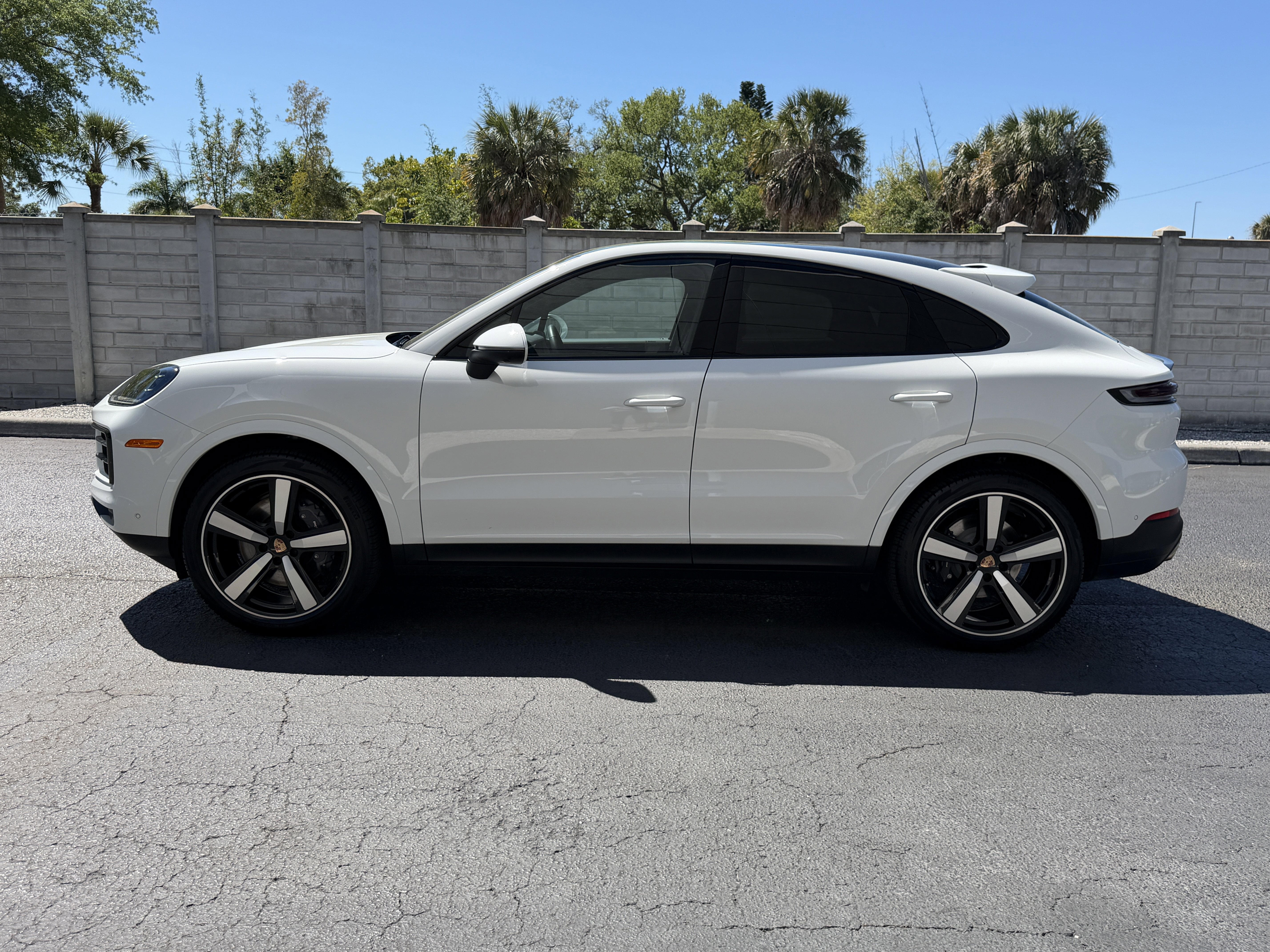 Certified 2026 Porsche Cayenne Coupe image 2