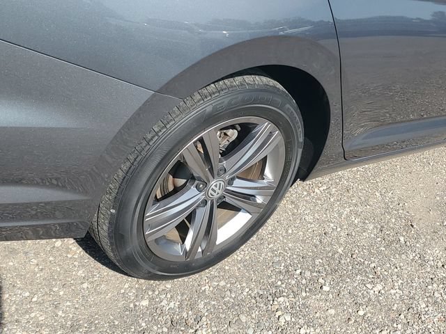 Used 2019 Volkswagen Jetta R-Line w/ R-Line Cold Weather Package FWD image 5