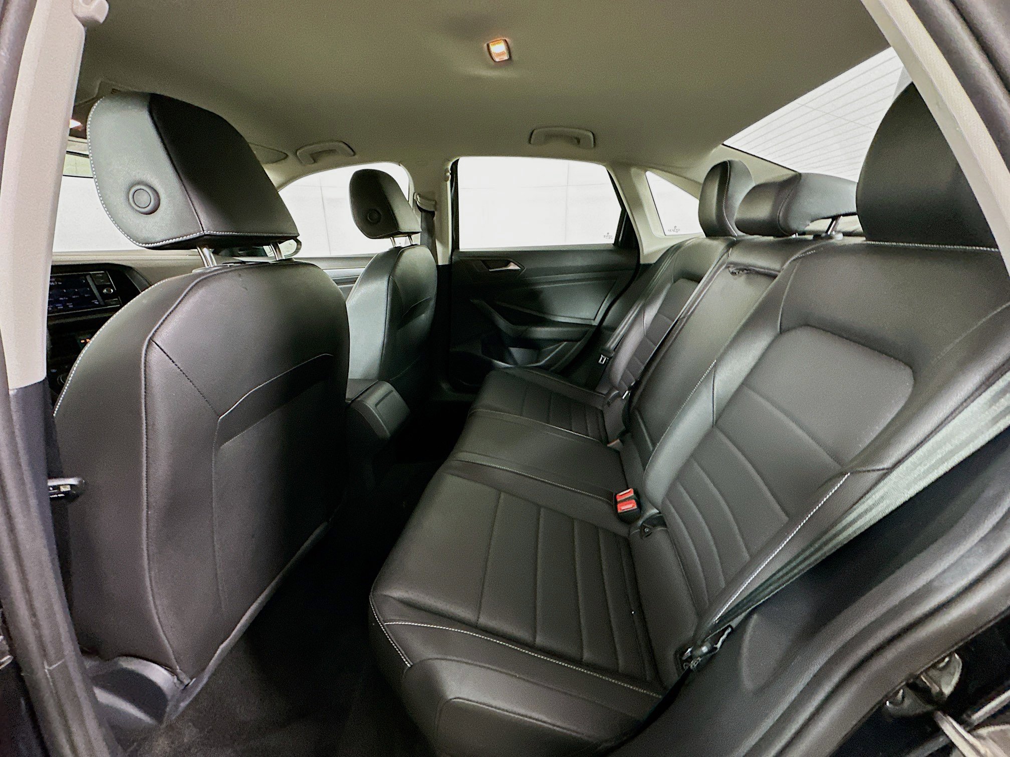 Used 2024 Volkswagen Jetta SE FWD image 26
