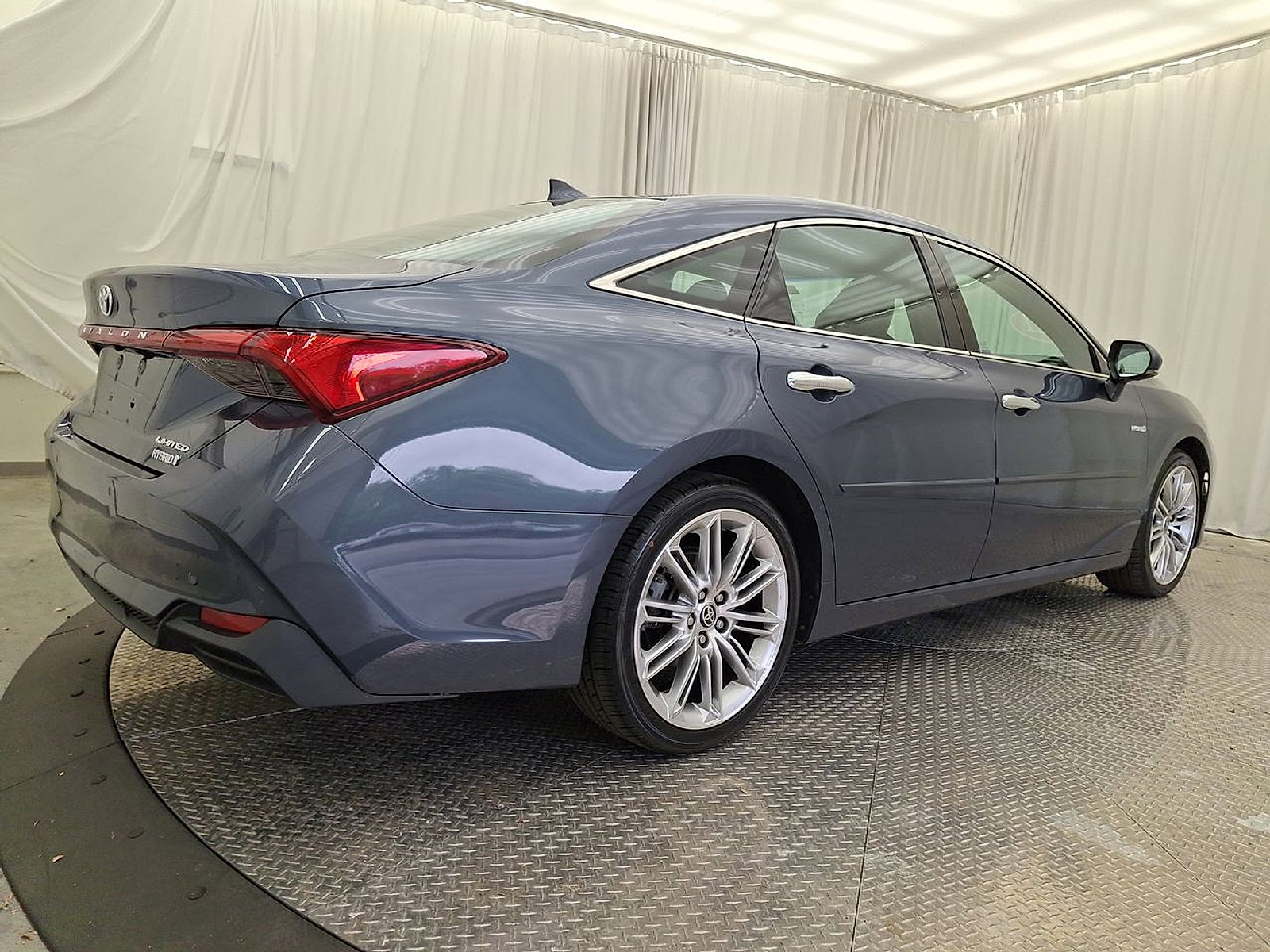 Certified 2021 Toyota Avalon Limited w/ Advanced Safety Package FWD image 25