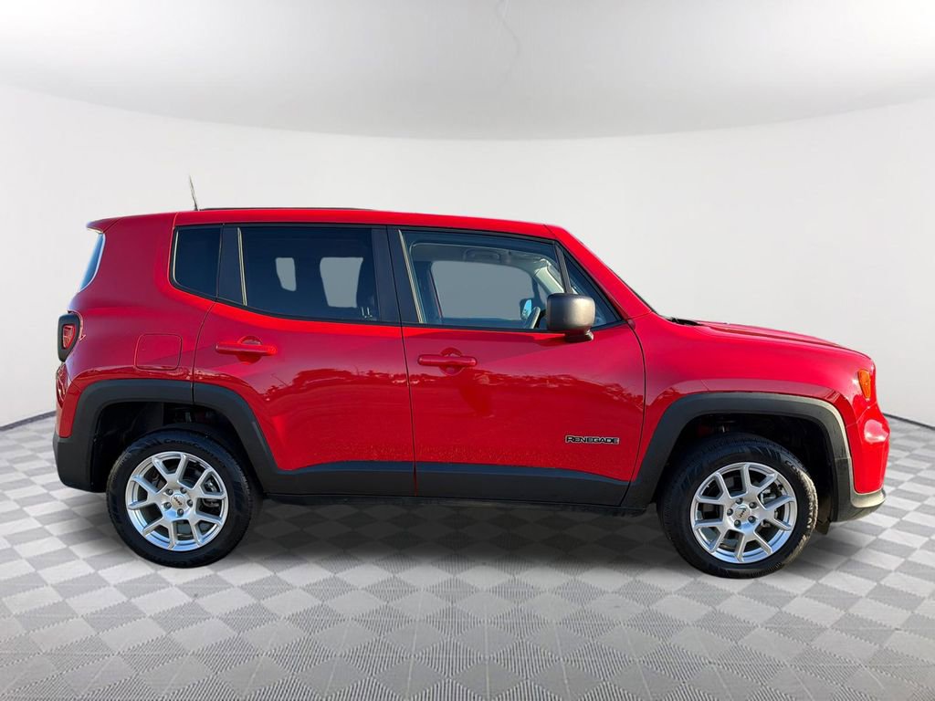 Used 2023 Jeep Renegade Latitude image 4