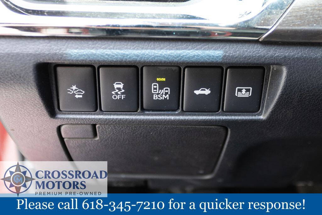 Used 2016 Toyota Avalon Limited FWD image 19
