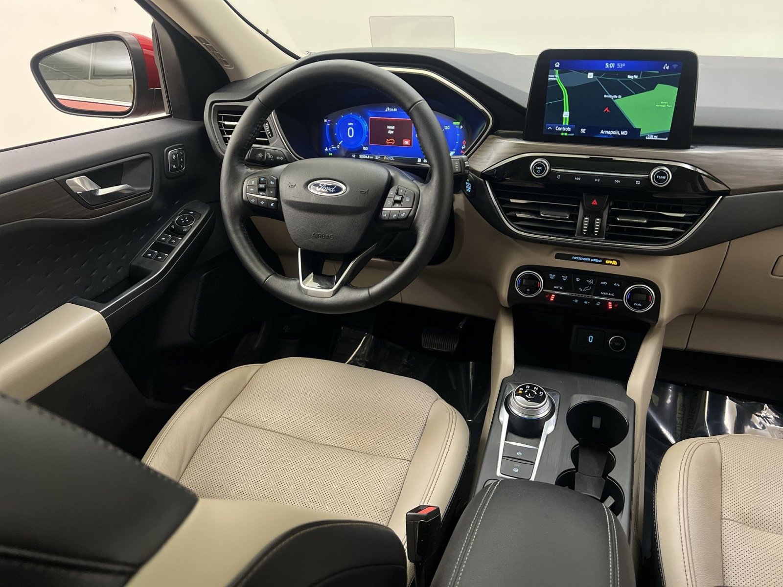 Used 2020 Ford Escape Titanium image 32