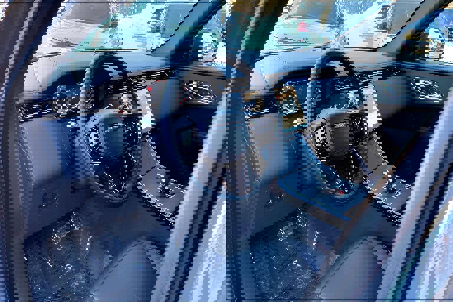 Certified 2026 Land Rover Range Rover Velar Dynamic SE image 17