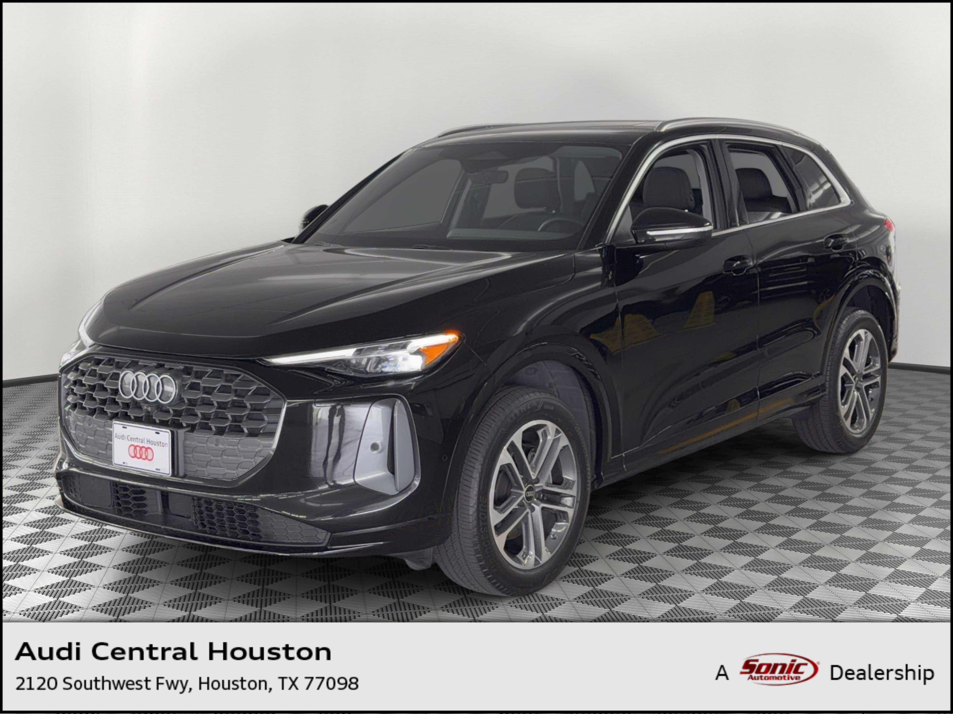 Certified 2025 Audi Q5 Premium Plus w/ Premium Plus image 1