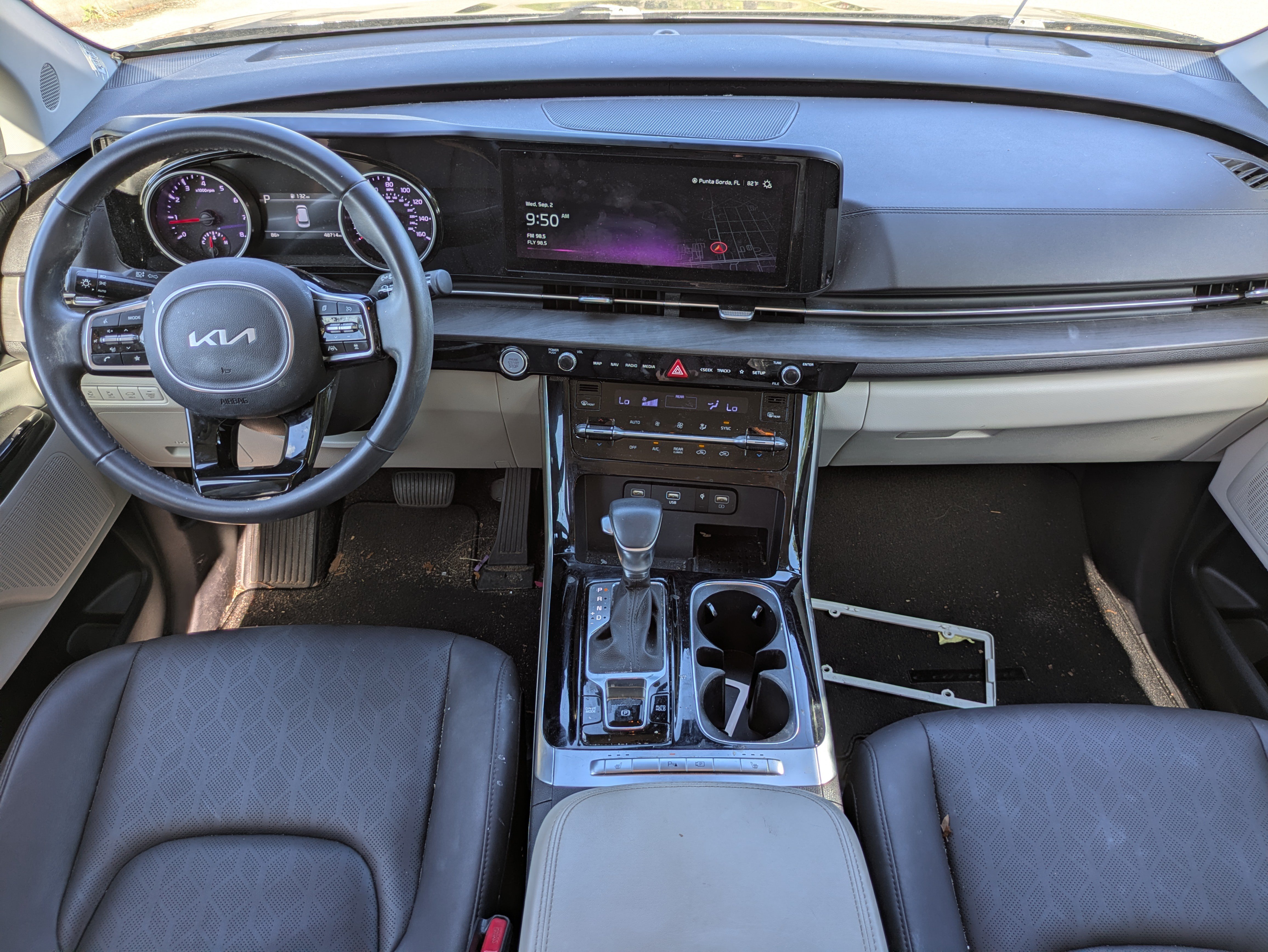 Used 2024 Kia Carnival EX FWD image 15