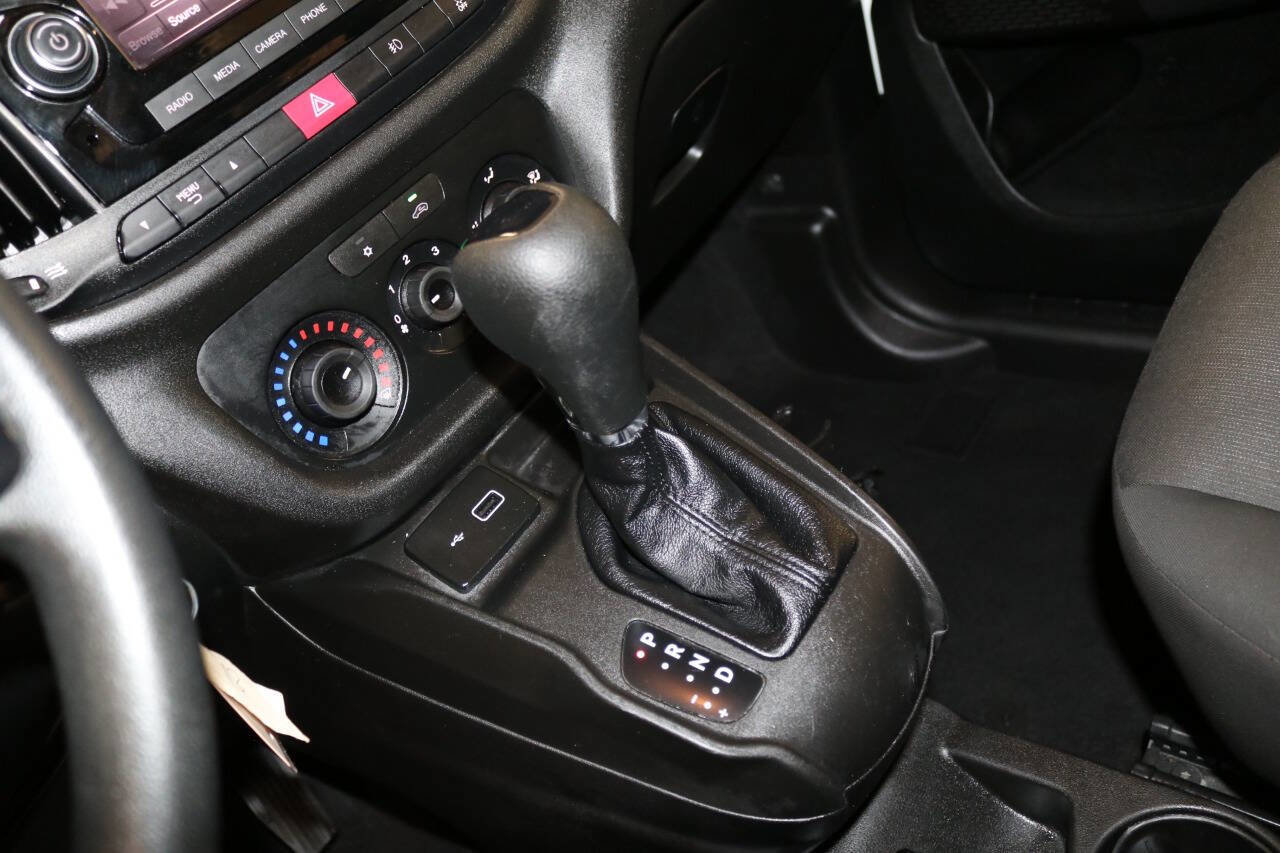 Used 2022 RAM ProMaster City Wagon w/ Lights & Wheels Group image 34