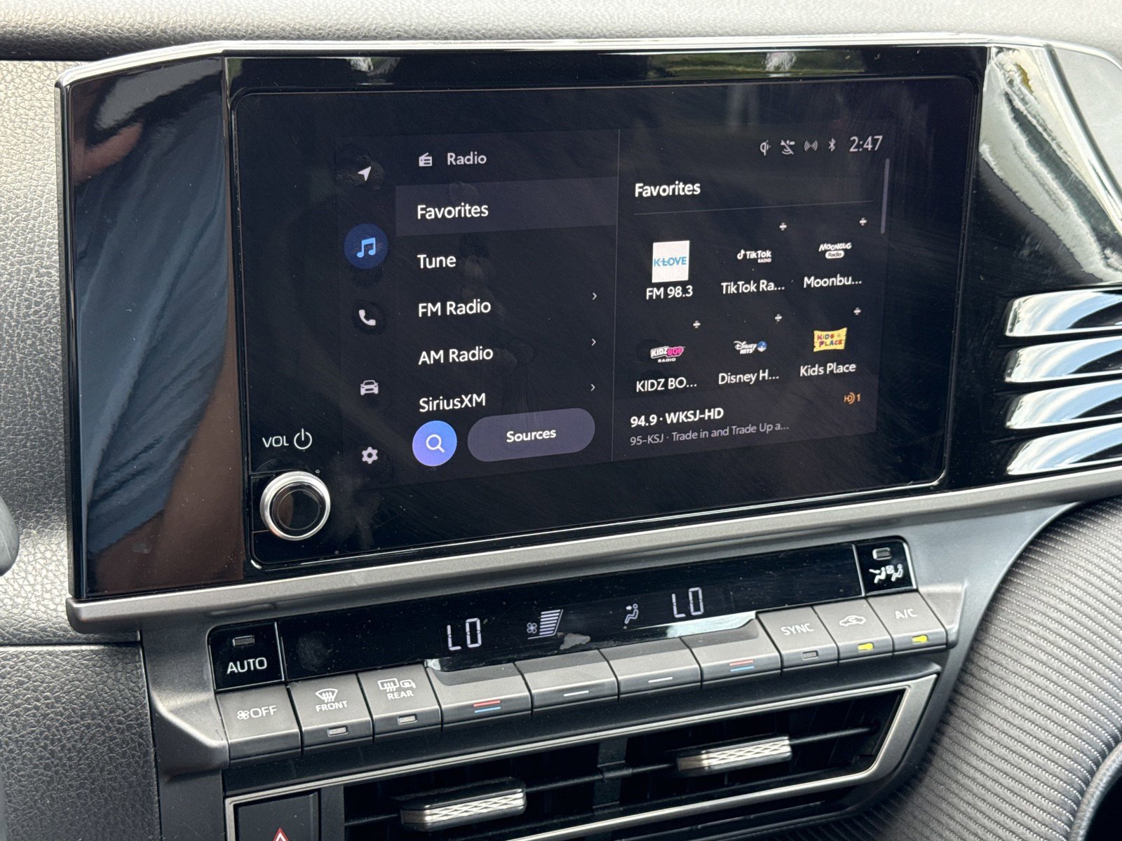 Used 2025 Toyota Camry SE image 24