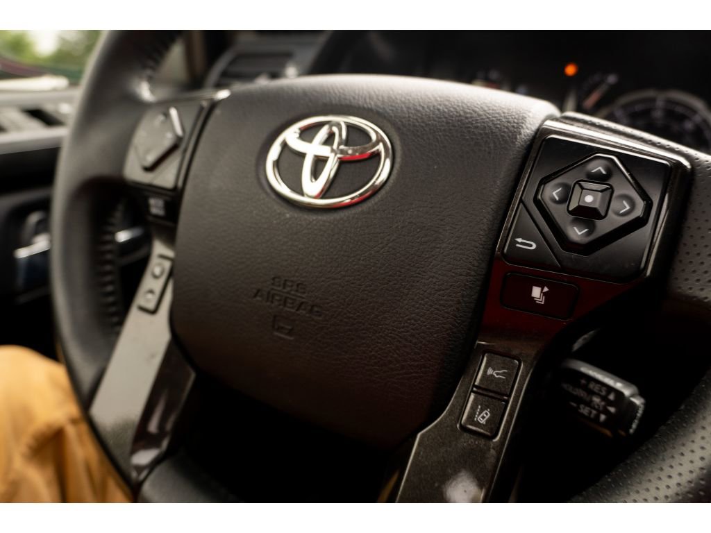 Used 2021 Toyota 4Runner Venture w/ Moonroof Package AWD/4WD image 30