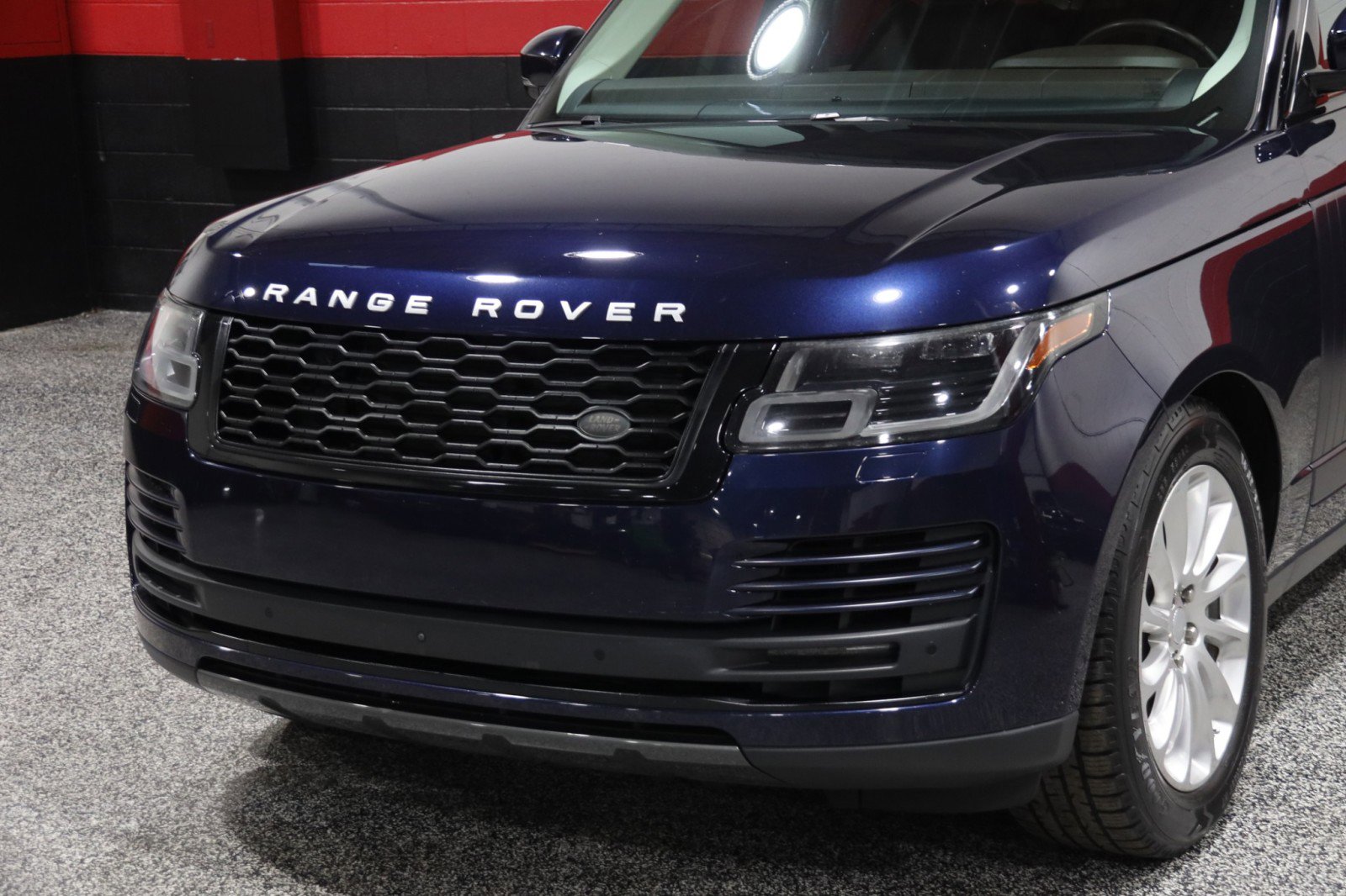Used 2019 Land Rover Range Rover HSE image 13