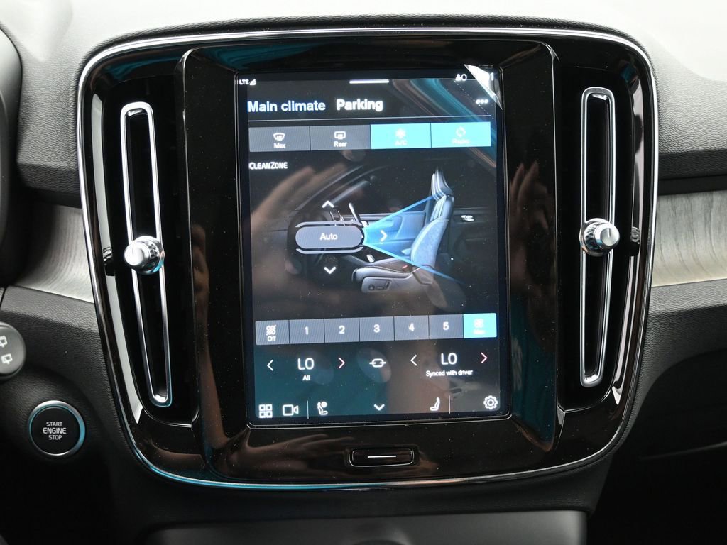 New 2025 Volvo XC40 B5 Plus w/ Climate Package image 13