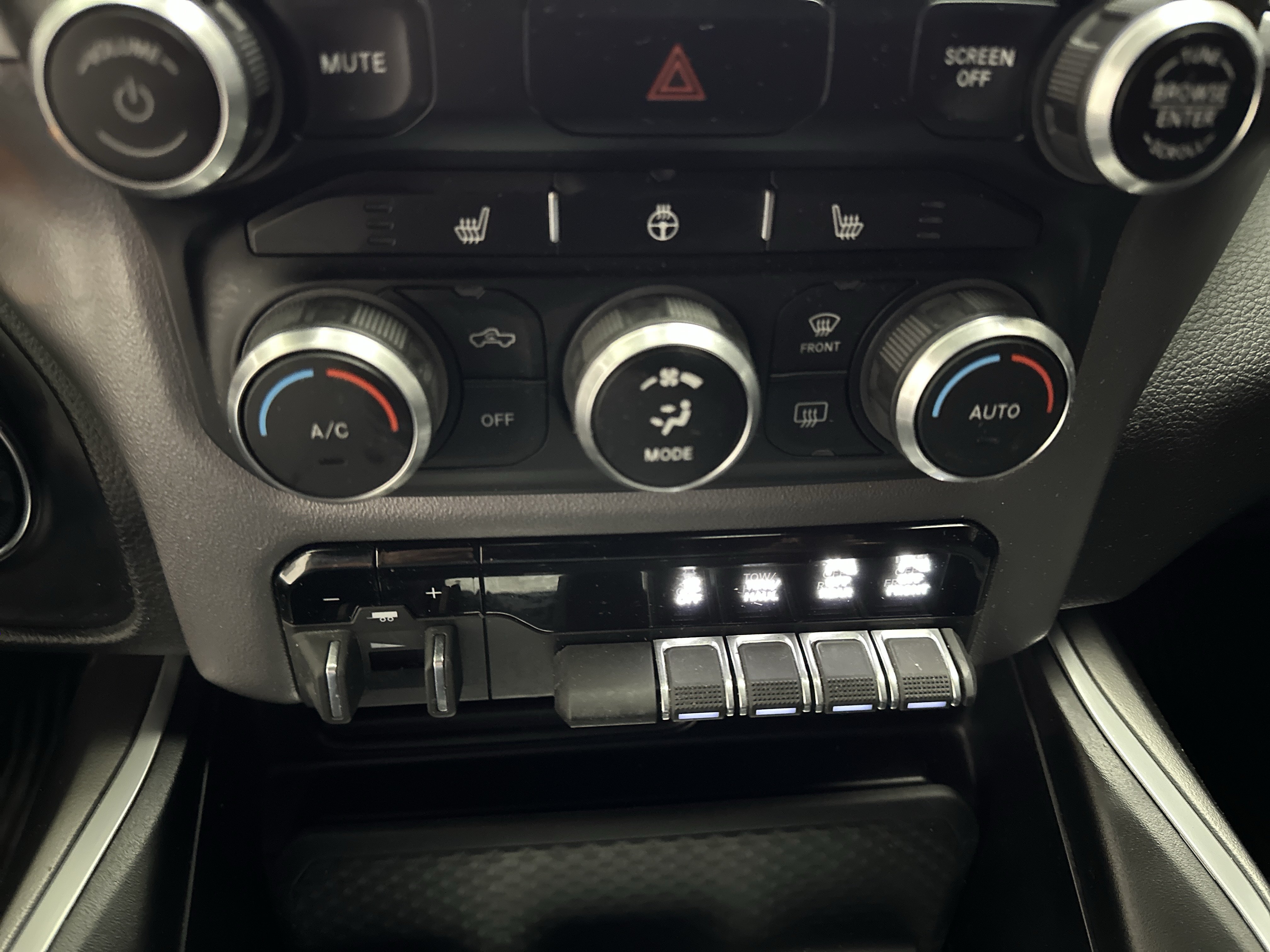 Used 2023 RAM 1500 Big Horn AWD/4WD image 33