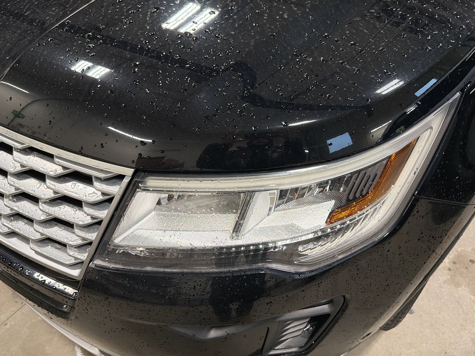 Used 2018 Ford Explorer Platinum image 15