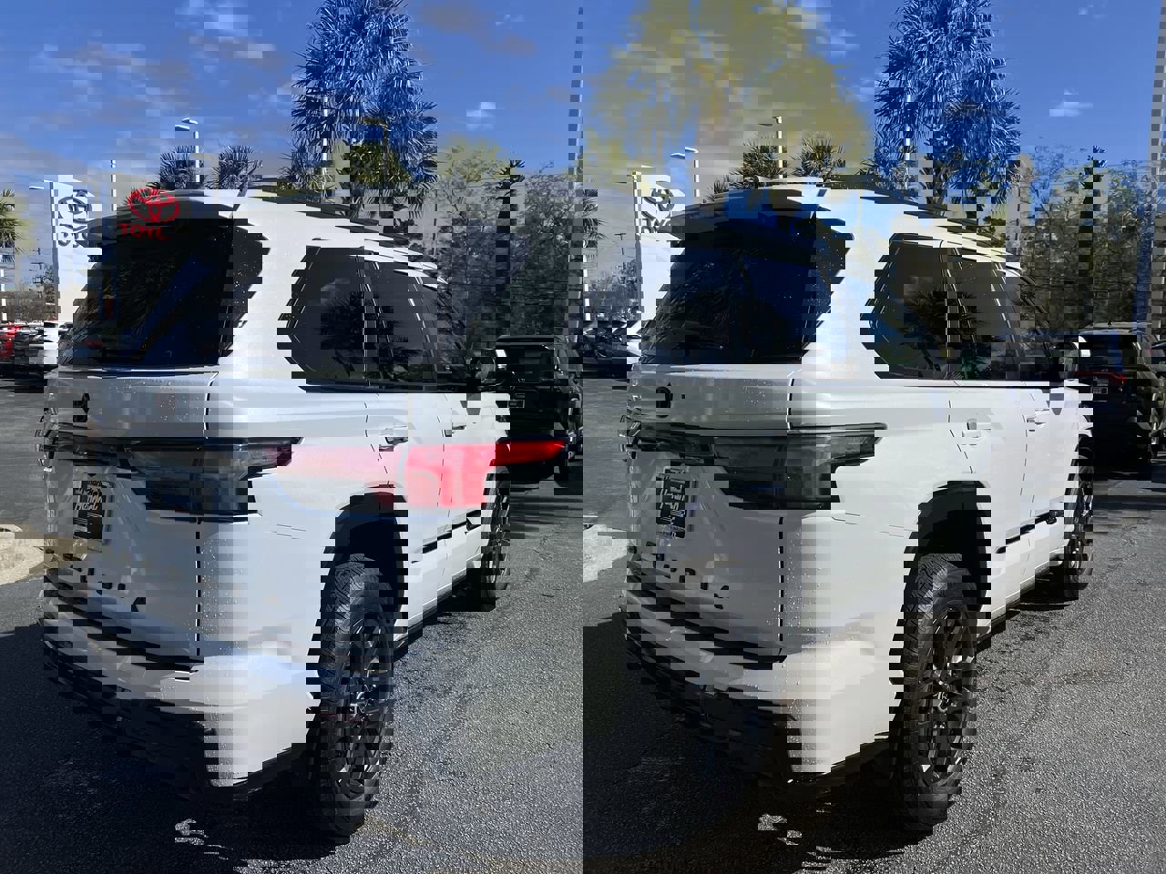 Used 2024 Toyota Sequoia Platinum image 10