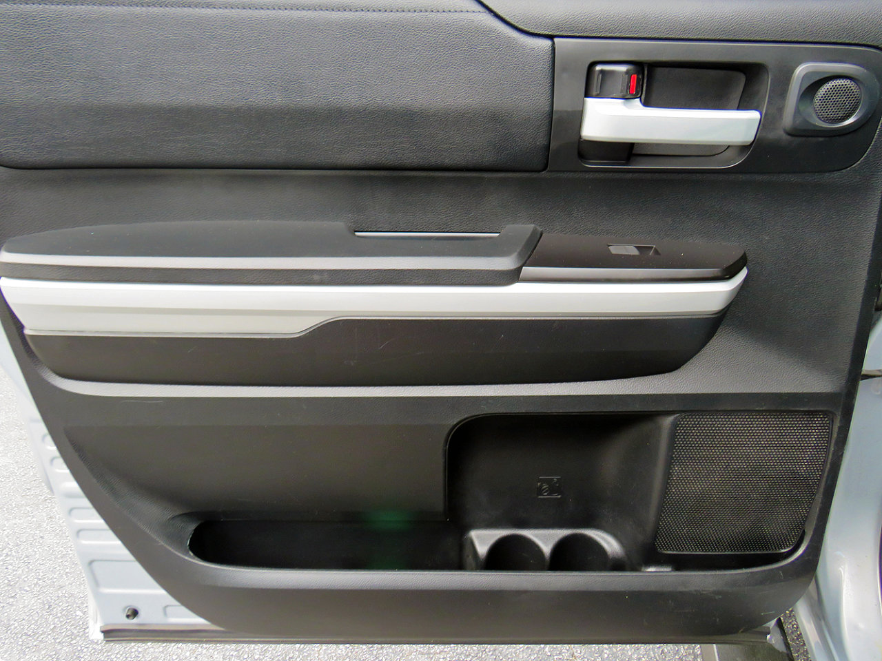 Used 2018 Toyota Tundra SR5 w/ SR5 Upgrade Package image 29