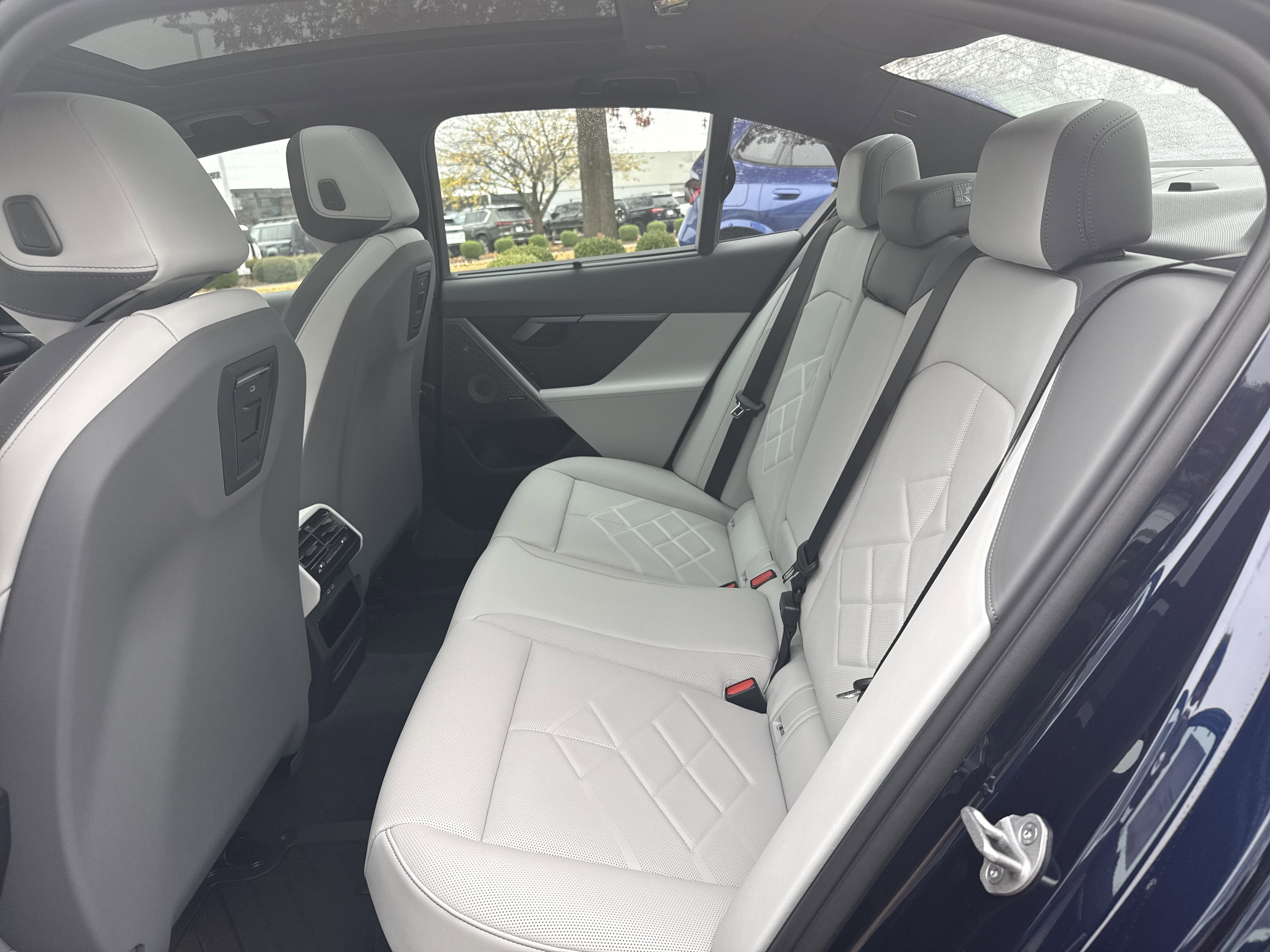 New 2026 BMW 550e xDrive image 11