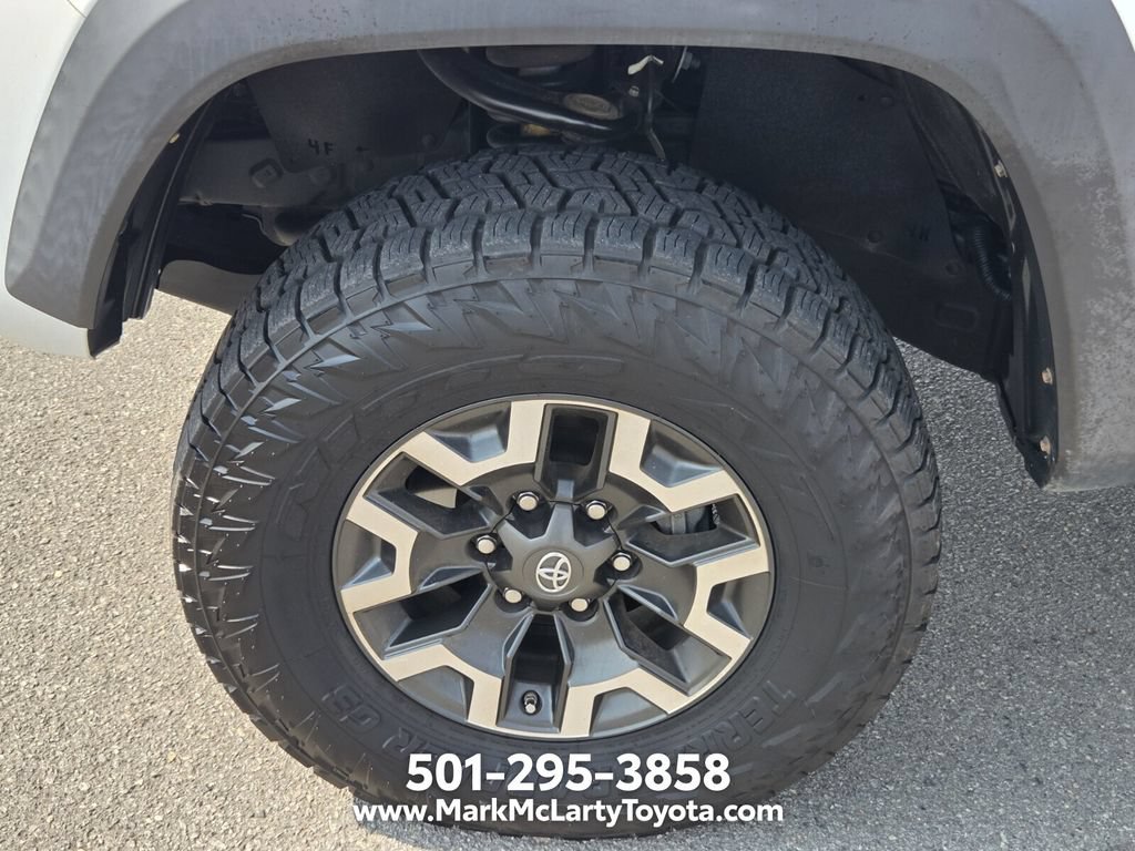 Used 2019 Toyota Tacoma TRD Off-Road AWD/4WD image 17