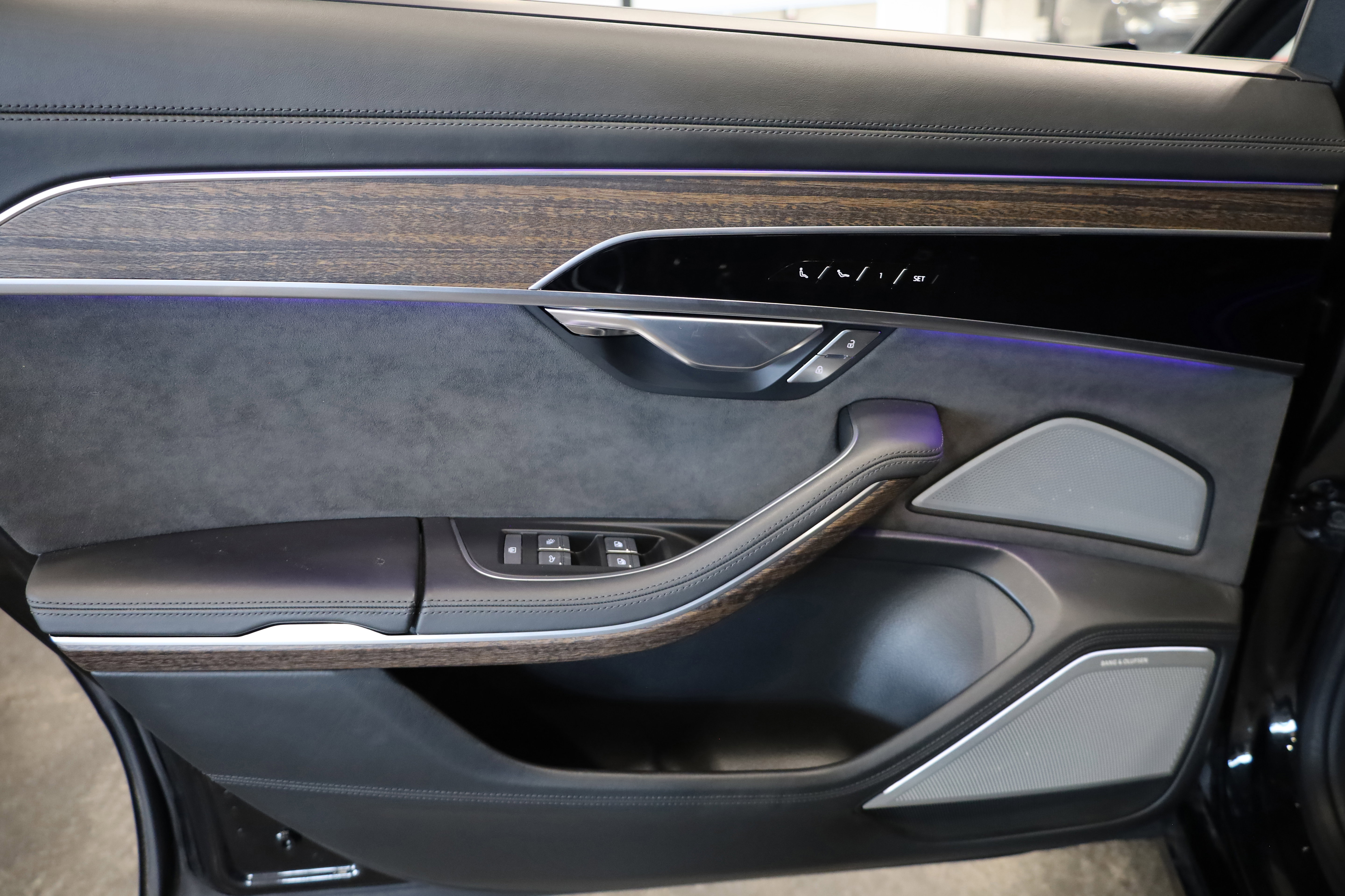 Used 2020 Audi A8 L 4.0T w/ Sport Plus Package image 38