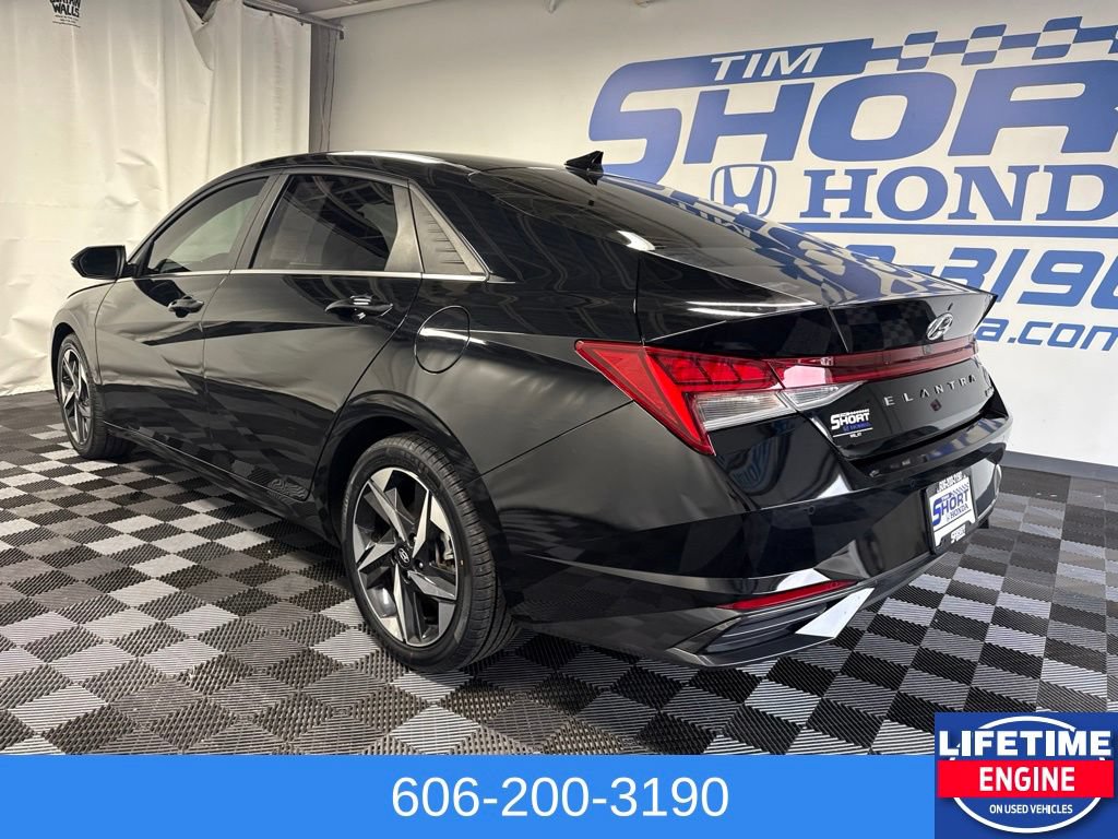 Used 2023 Hyundai Elantra Limited w/ Cargo Package FWD image 10