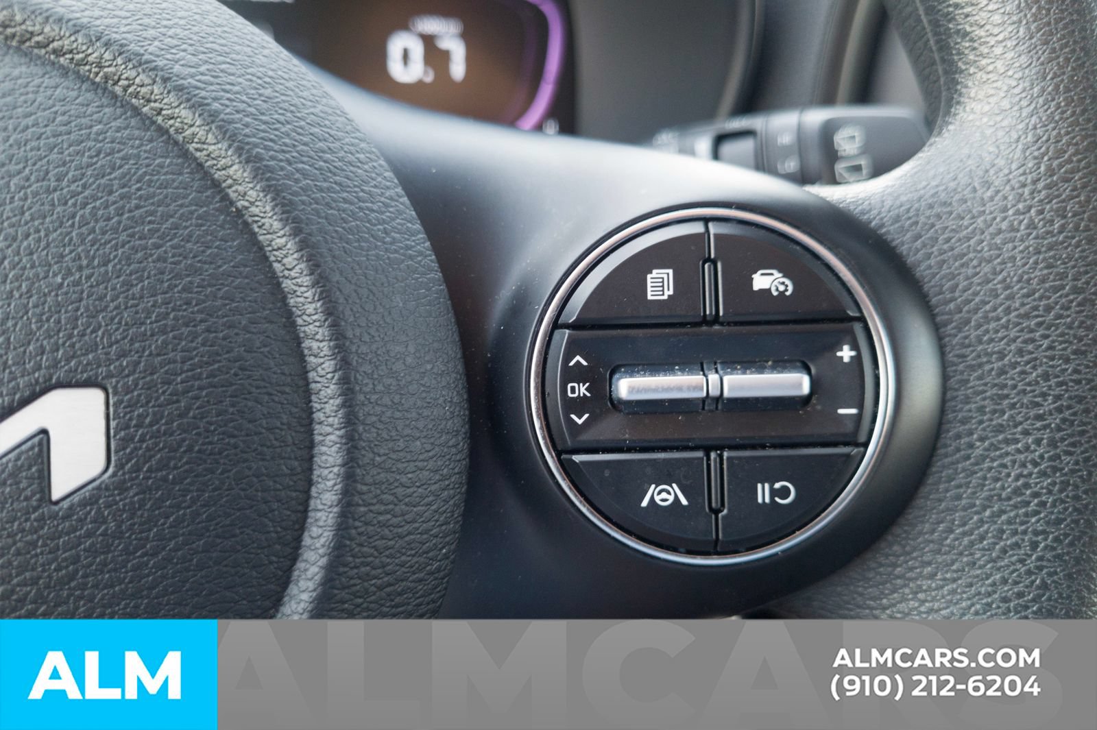 Used 2025 Kia Soul LX w/ LX Technology Package FWD image 27