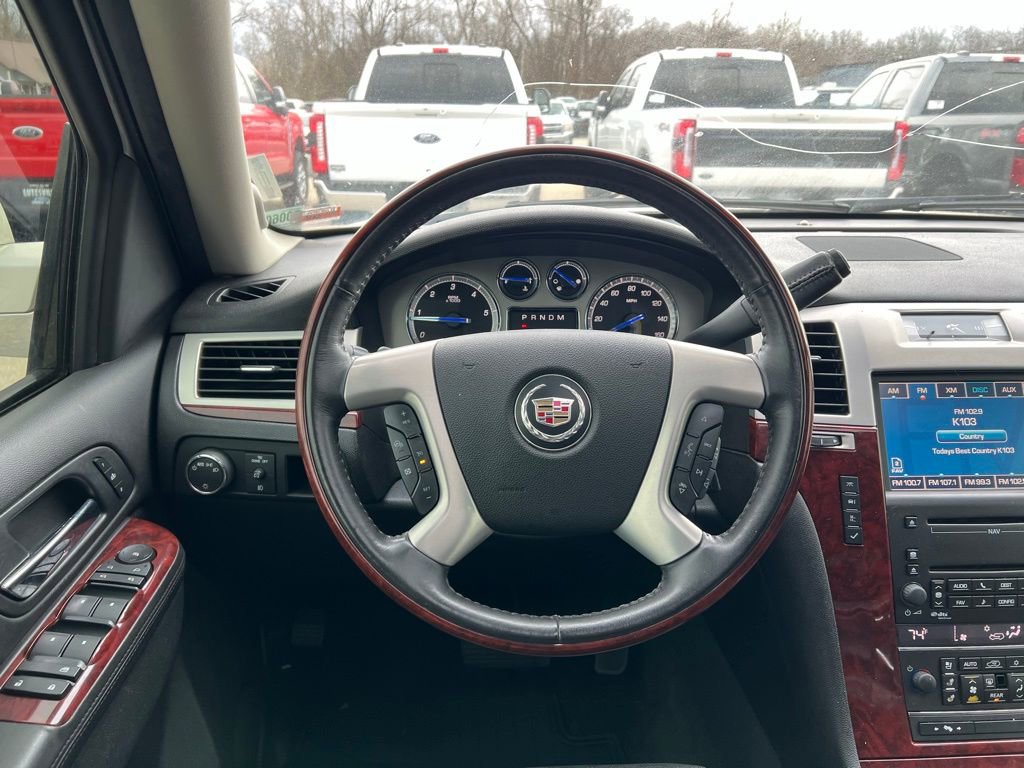 Used 2010 Cadillac Escalade Luxury image 36