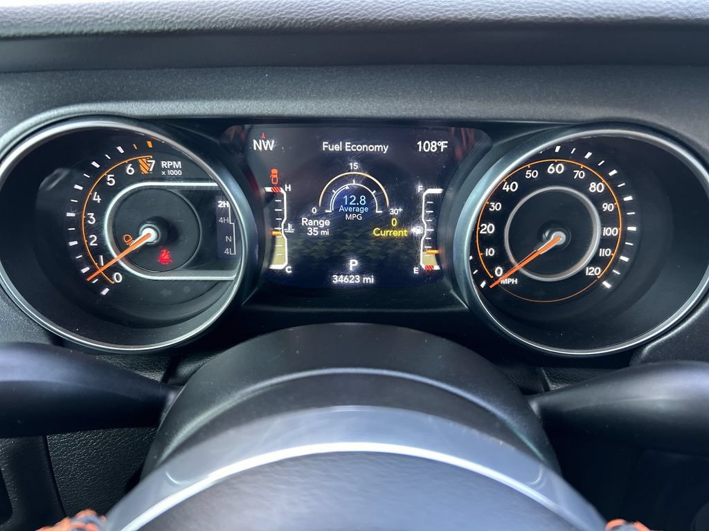 Used 2023 Jeep Gladiator Mojave AWD/4WD image 11