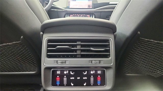 Used 2025 Audi Q8 Prestige w/ Prestige Package image 54