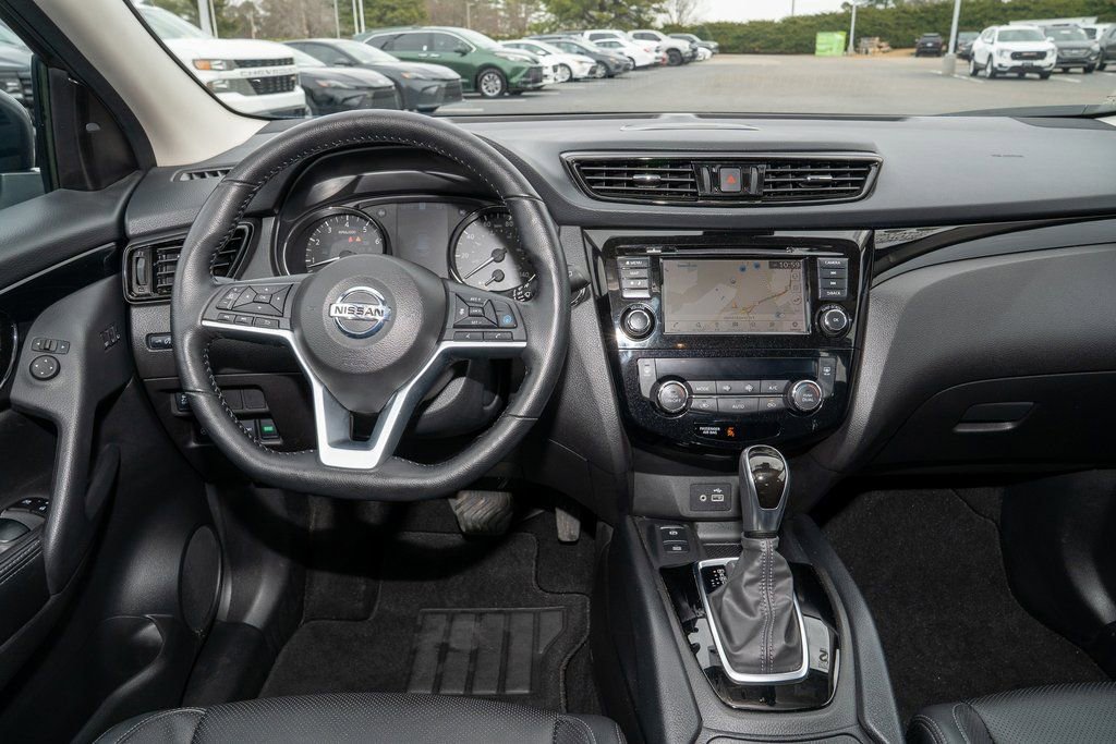 Used 2022 Nissan Rogue Sport SL w/ Premium Package image 6