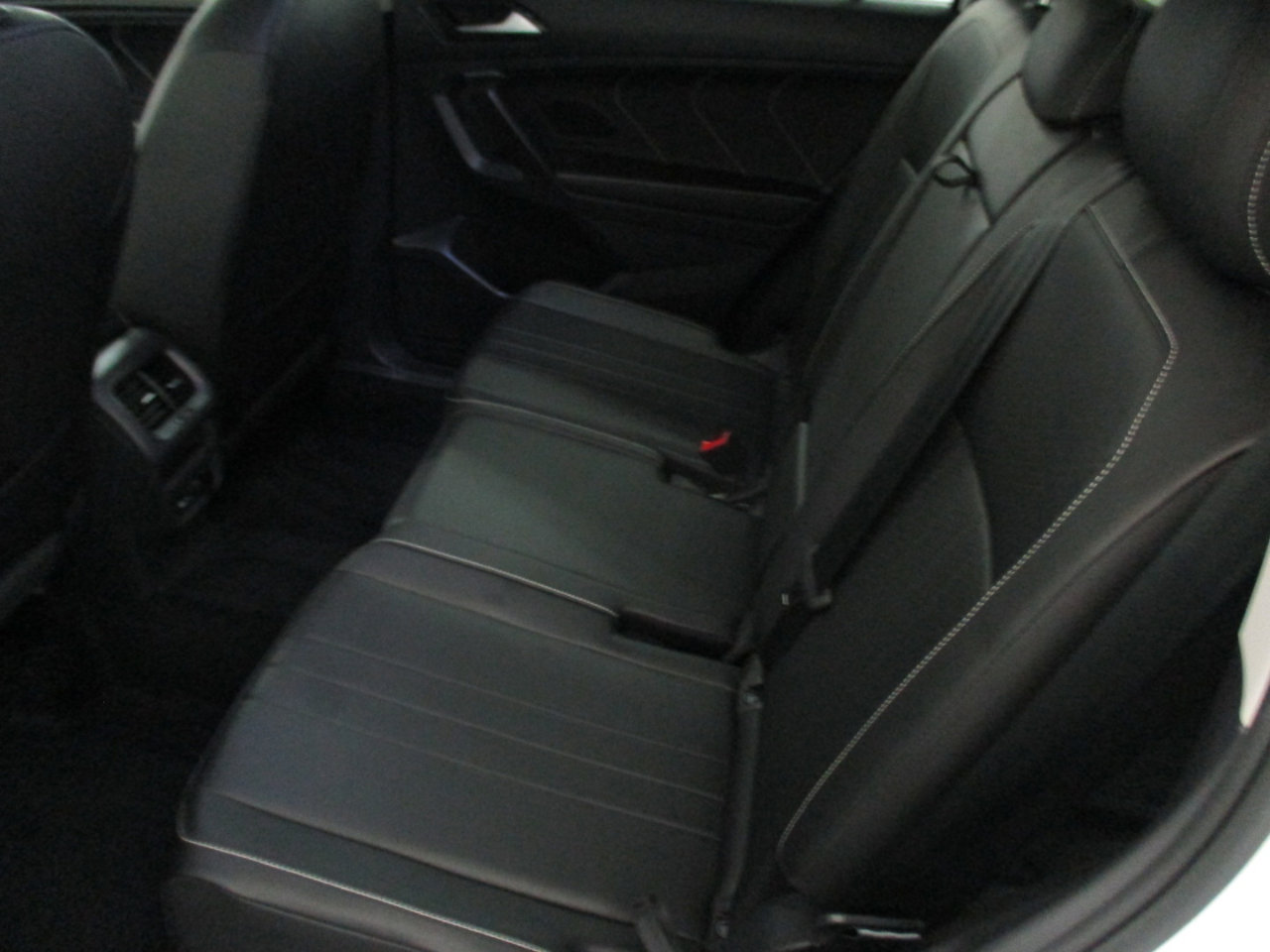 Used 2024 Volkswagen Tiguan SE image 10