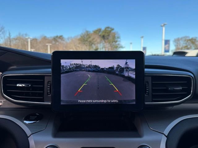 Used 2022 Ford Explorer XLT w/ Equipment Group 202A image 12