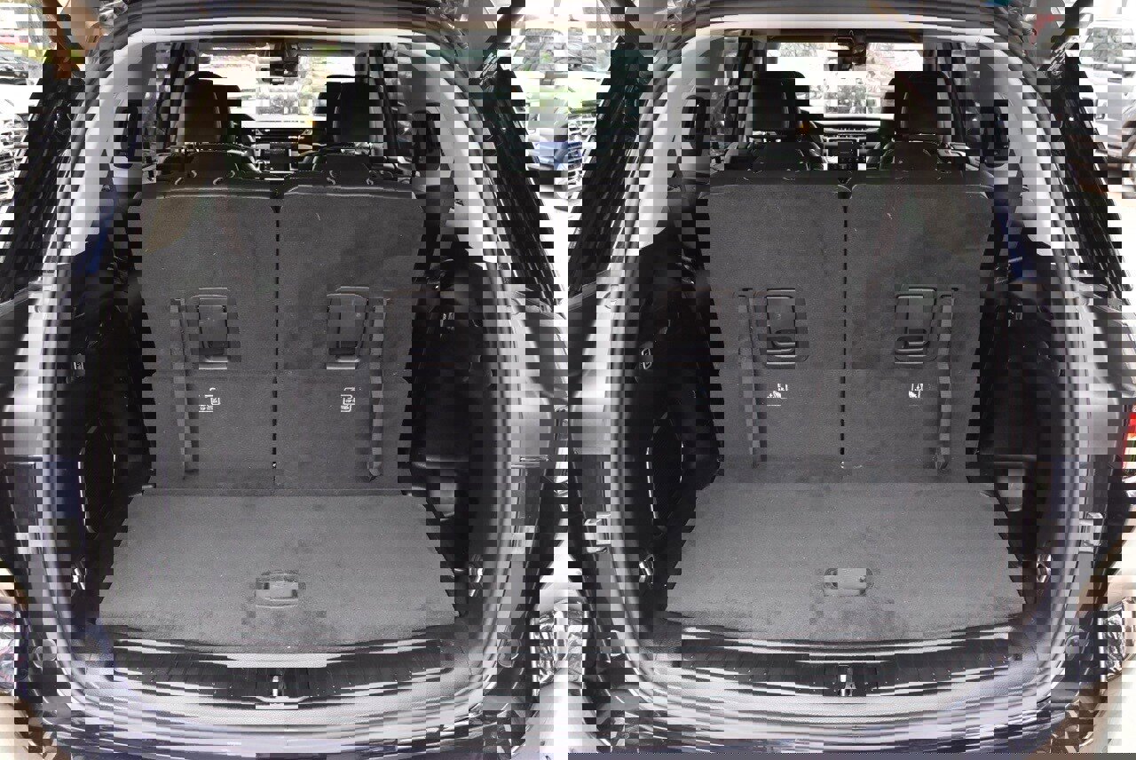 Used 2023 Jeep Grand Cherokee L Limited w/ Luxury Tech Group II image 38