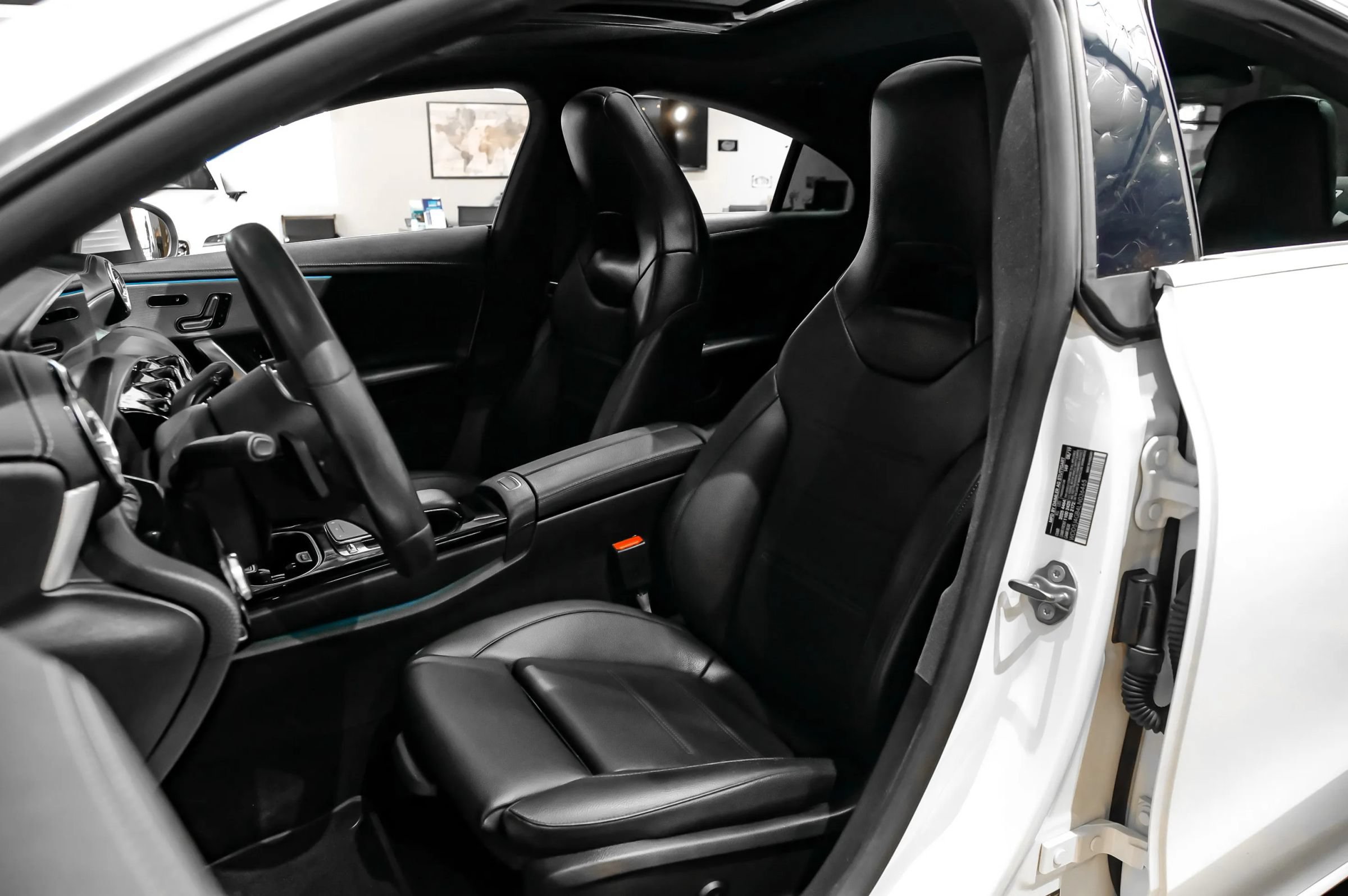 Used 2020 Mercedes-Benz CLA 250 image 33