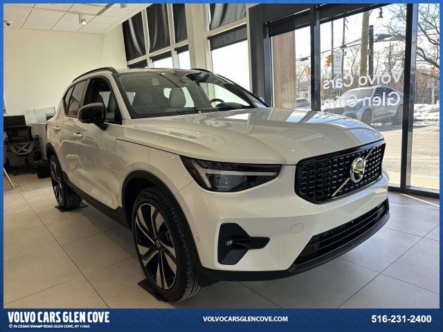 New 2025 Volvo XC40 B5 Ultra w/ Protection Package Premier image 1