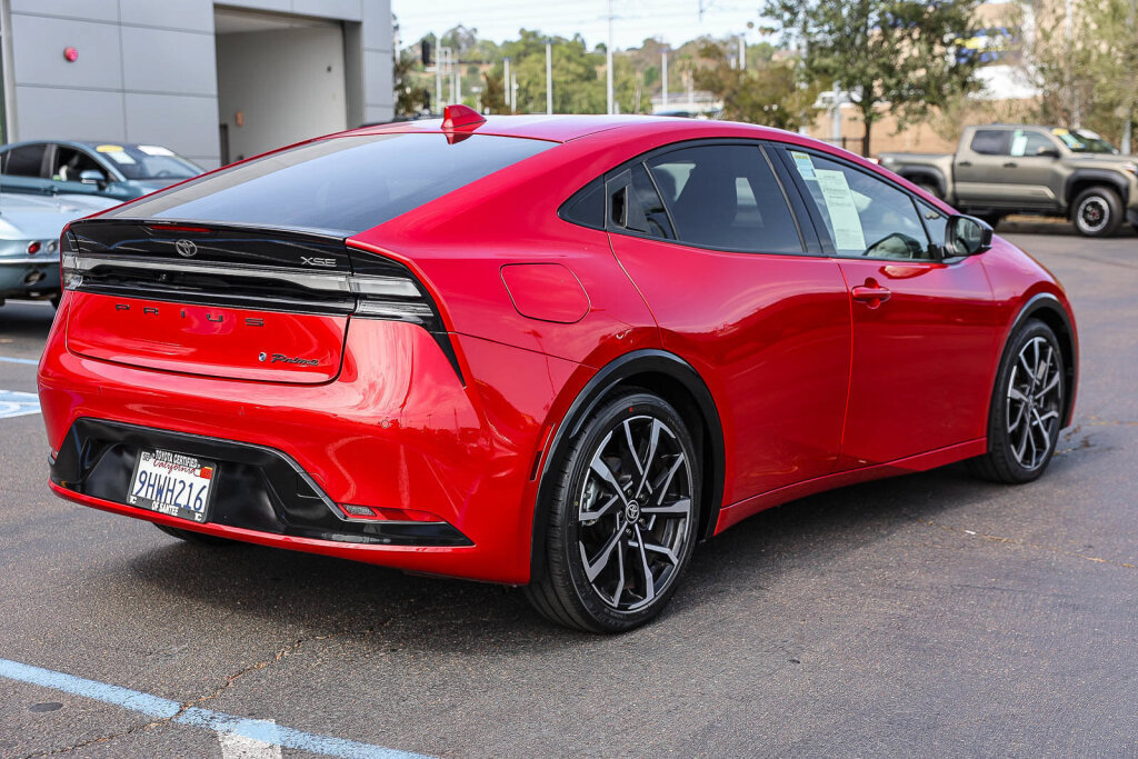 Certified 2023 Toyota Prius Prime FWD image 25