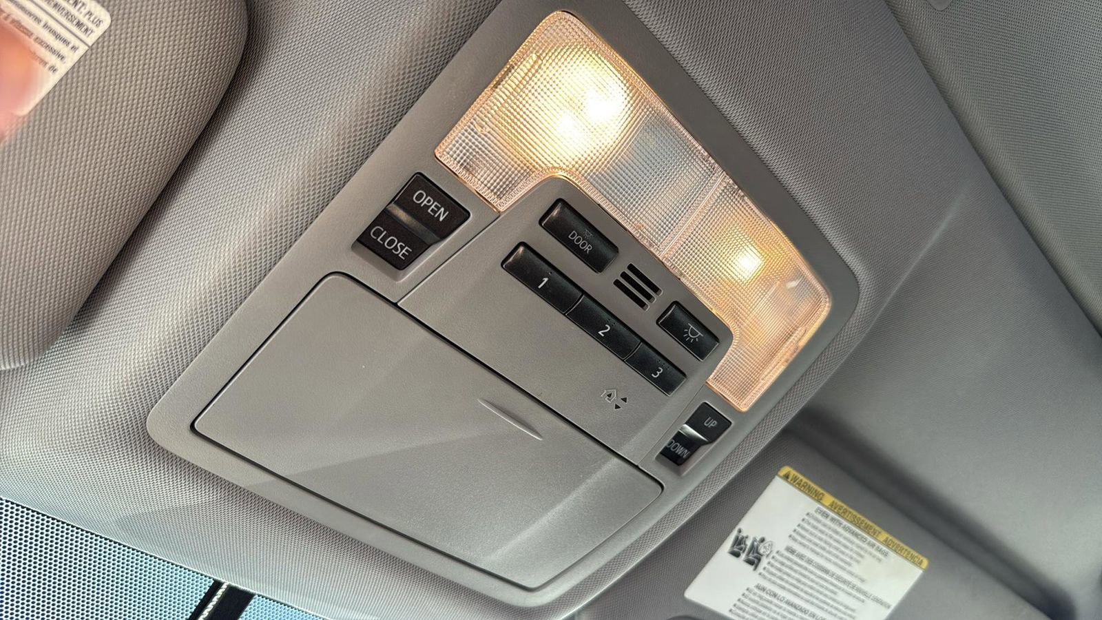 Used 2015 Toyota Highlander Limited image 23