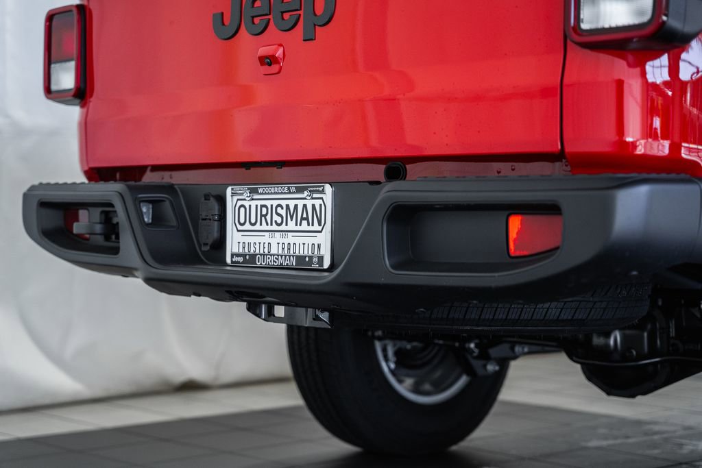 New 2025 Jeep Gladiator Sport image 7