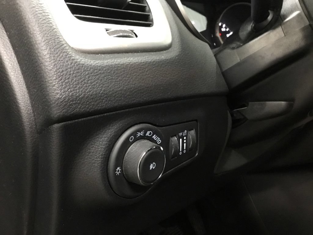Used 2021 Jeep Compass Latitude AWD/4WD image 9