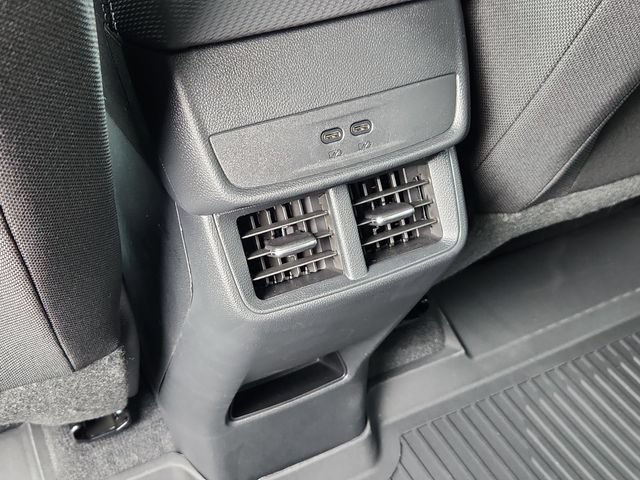 New 2027 Chevrolet Equinox LT w/ LPO, Floor Liner Package FWD image 16