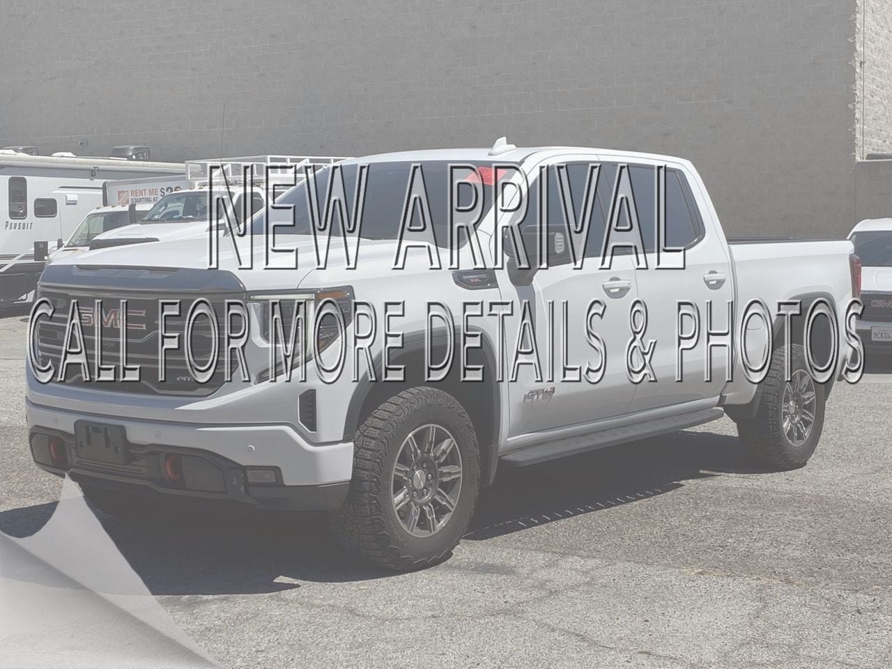 Used 2024 GMC Sierra 1500 AT4 w/ Technology Package AWD/4WD image 1