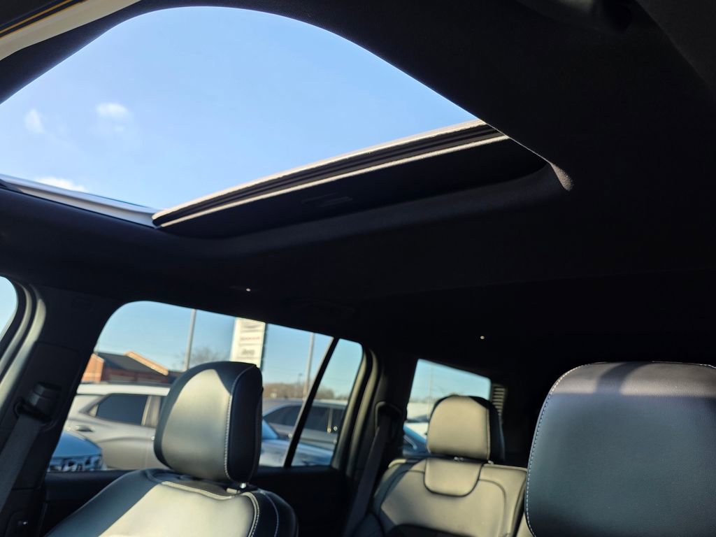 Used 2024 Jeep Grand Cherokee L Altitude image 26