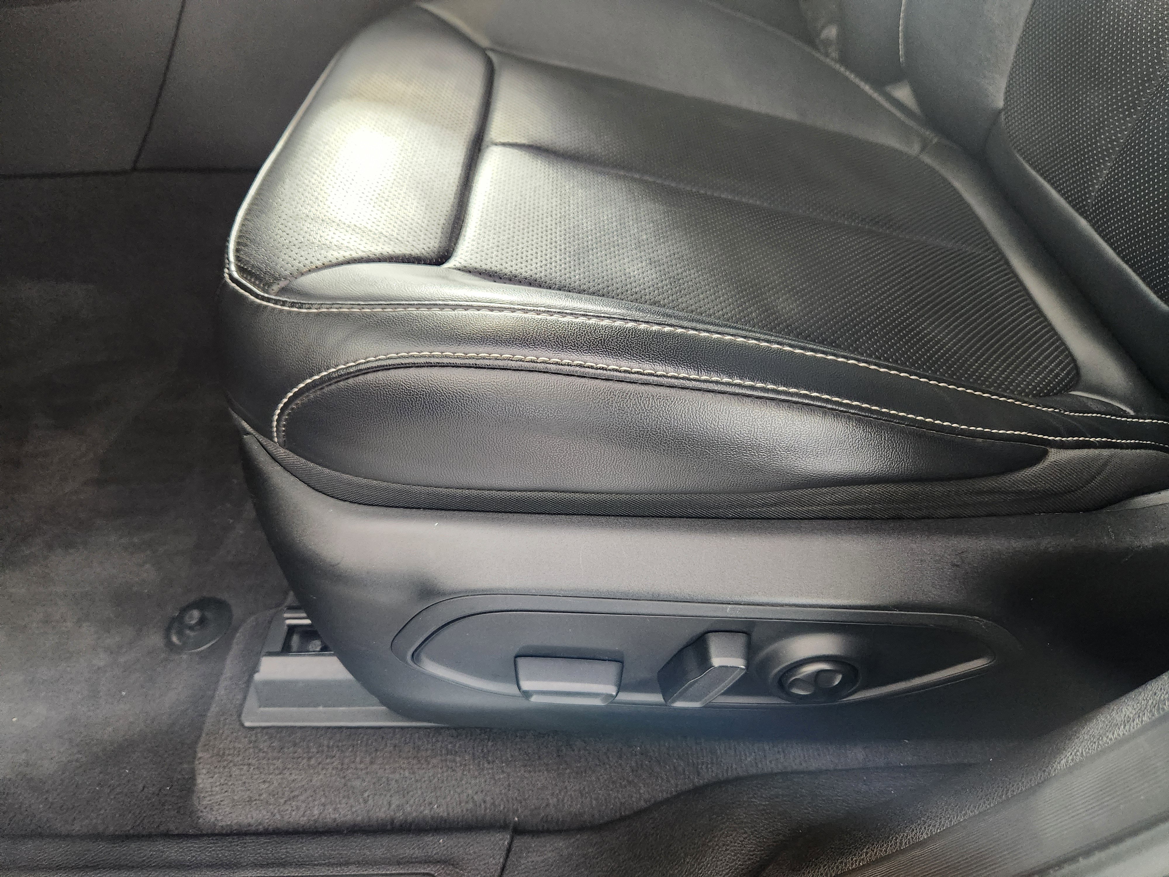 Used 2021 Jeep Grand Cherokee L Limited w/ Luxury Tech Group II image 13