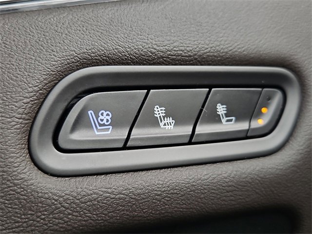 Used 2023 Cadillac Escalade ESV Premium Luxury image 5