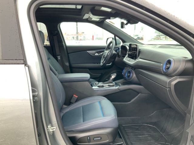 Certified 2023 Chevrolet Blazer RS w/ Driver Confidence II Package image 16