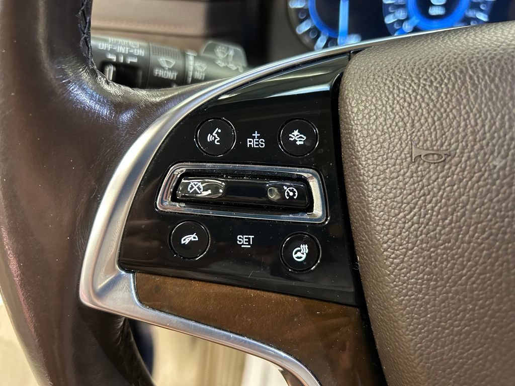 Used 2017 Cadillac Escalade Premium Luxury AWD/4WD image 18