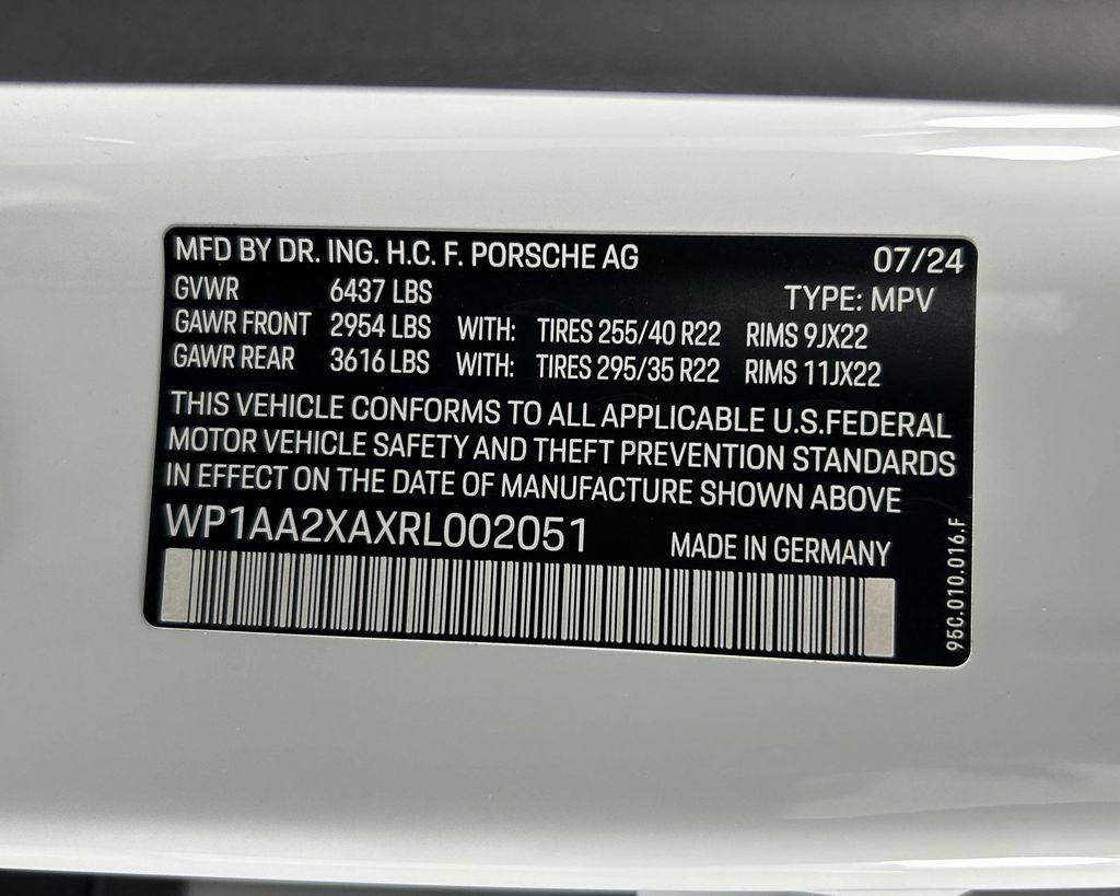 Certified 2024 Porsche Macan 4 Electric AWD/4WD image 31