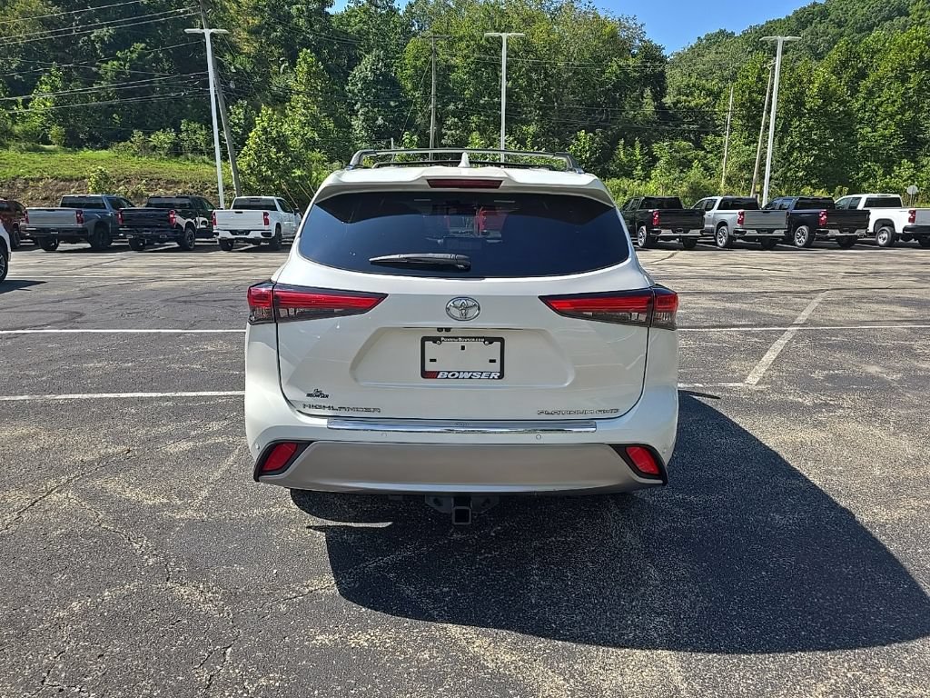 Used 2020 Toyota Highlander Platinum AWD/4WD image 4