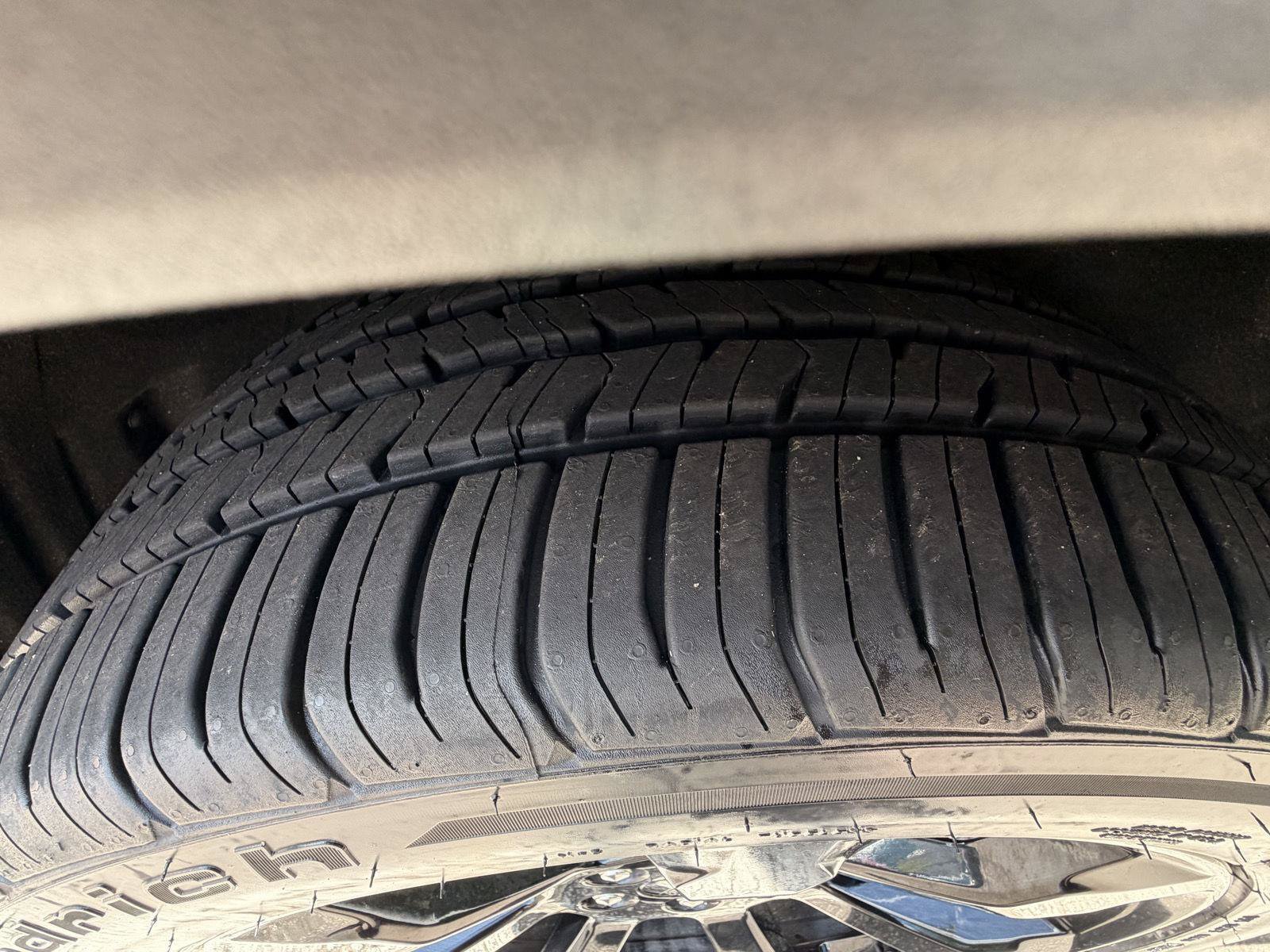 Used 2024 Ford Explorer ST w/ Equipment Group 401A AWD/4WD image 17