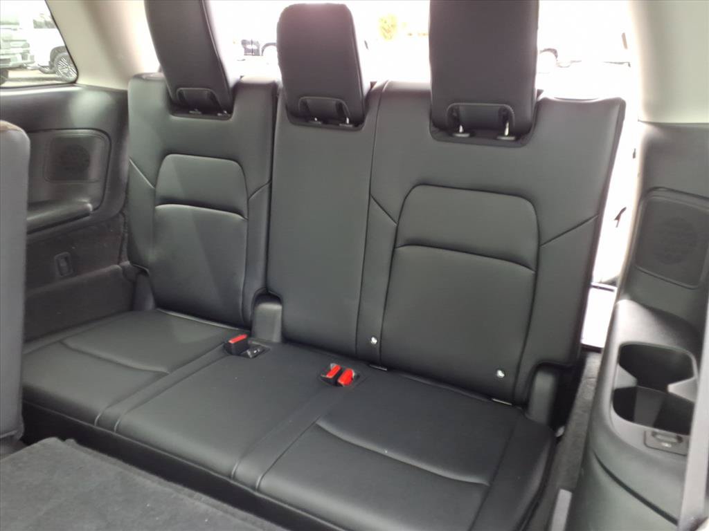 Used 2025 Nissan Pathfinder Platinum w/ Cargo Package AWD/4WD image 29