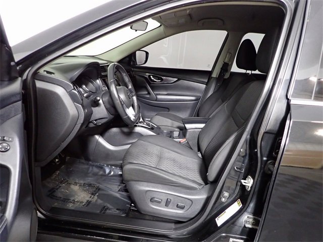 Used 2020 Nissan Rogue SV image 25