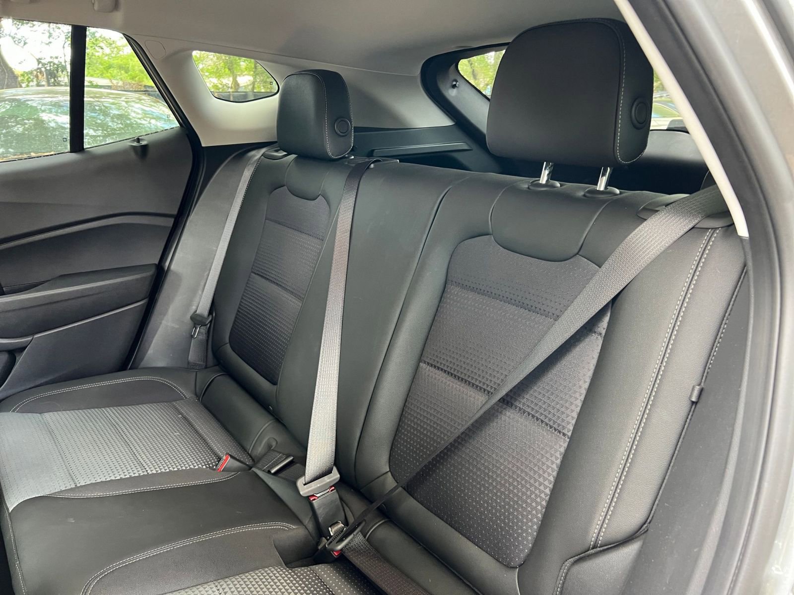 Used 2025 Chevrolet Trax LT w/ LT Convenience Package image 33